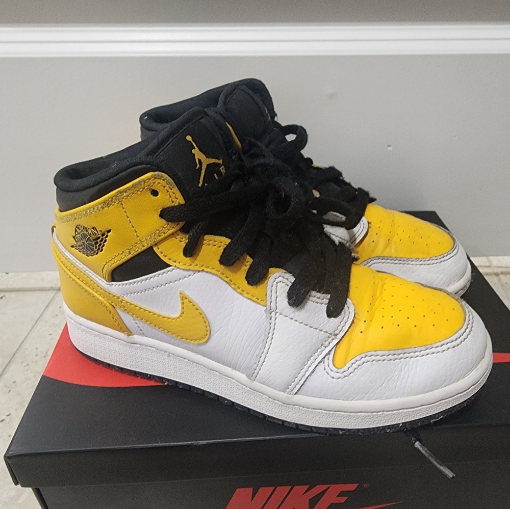 Air Jordans size 4y